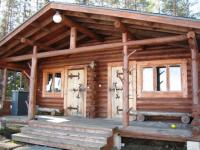 Majalla Pien-Jukajärven rannalla oleva suurempi saunarakennus